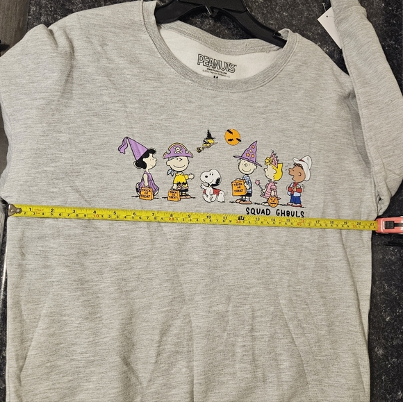 Peanuts squad ghouls Halloween sweatshirt - Picture 5 of 5